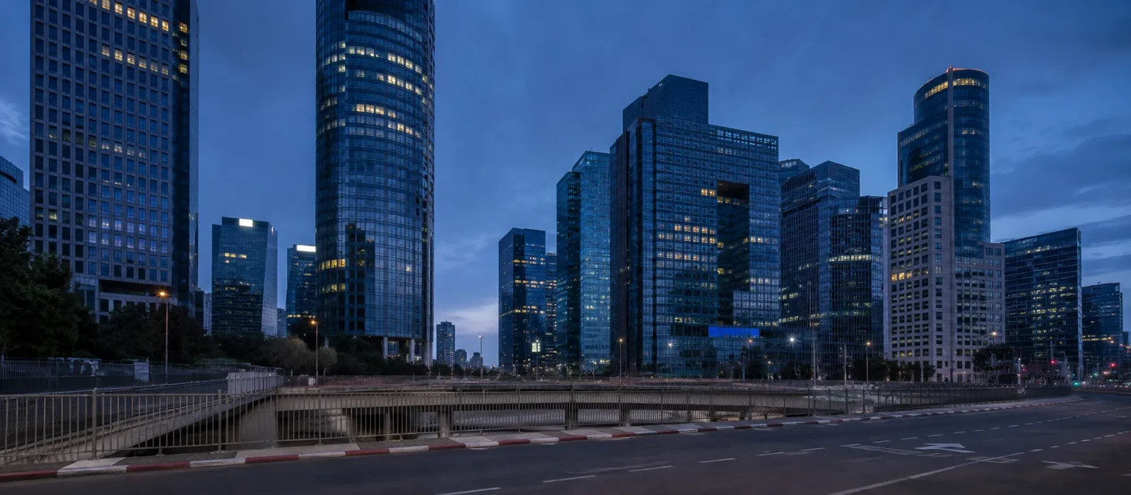 רצועת מגדלי המשרדים על גבול בני ברק ורמת גן