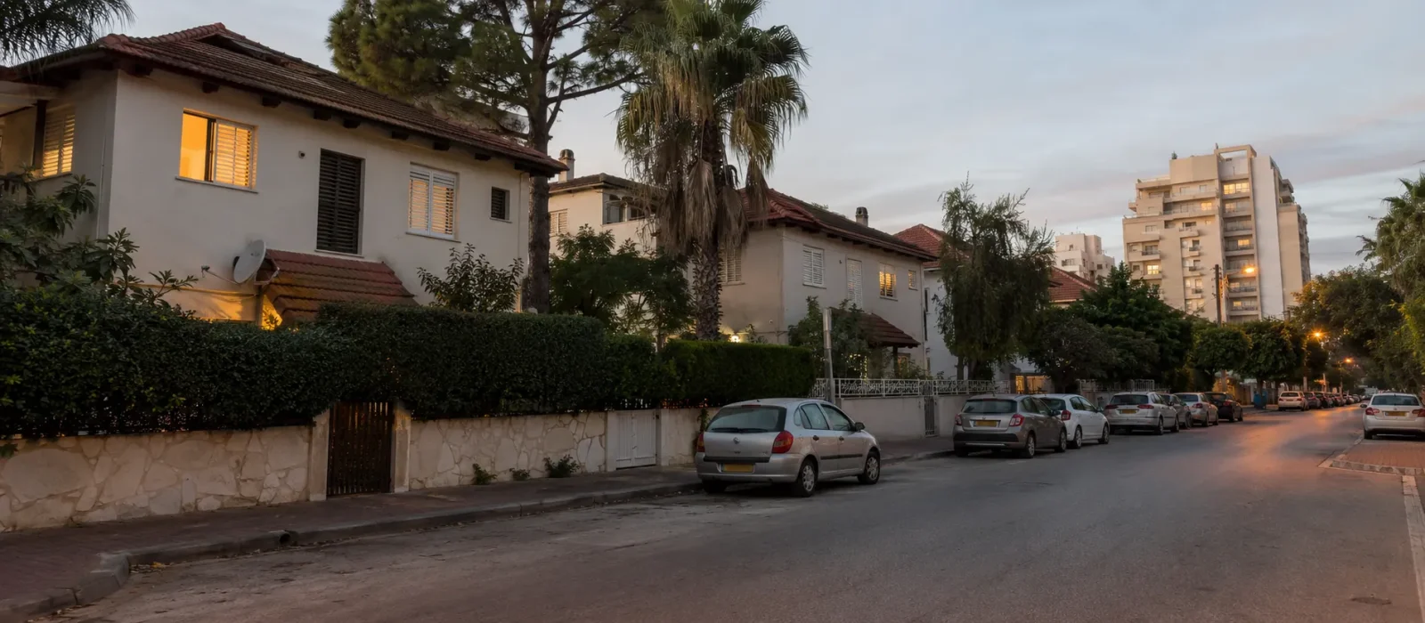 רחוב בתים פרטיים בכפר סבא